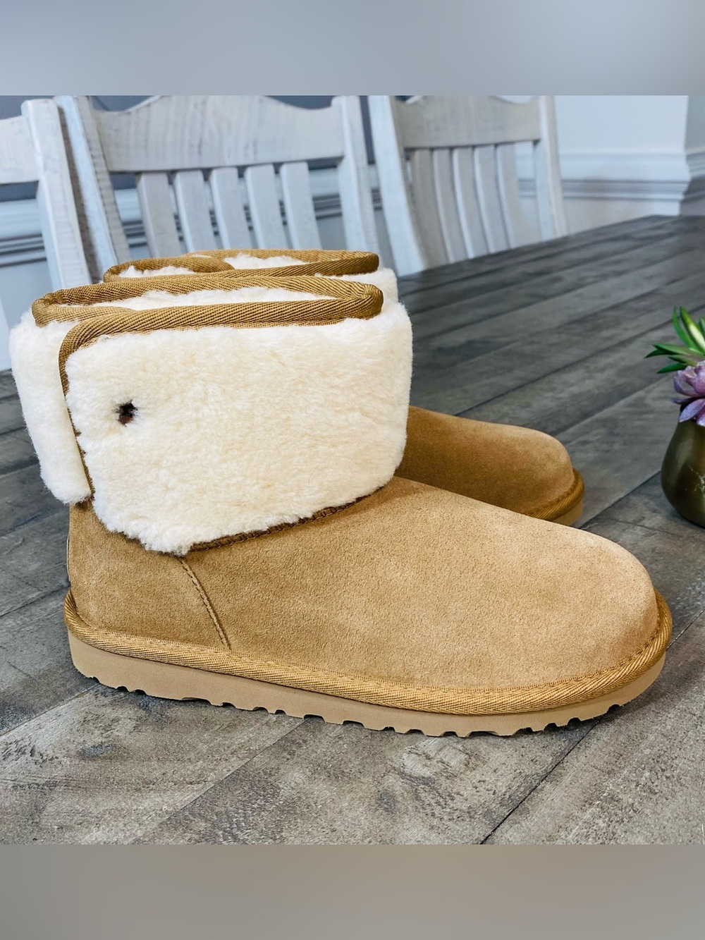UGG Kids' Classic Jona Luxury Boot – Chestnut/Cognac Suede Size 3 Youth